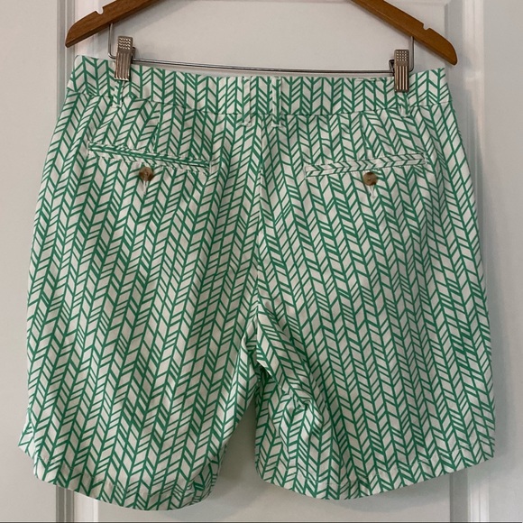 Khakis by Gap The Boyfriend Short Green & White Chevron Print Size 10 - Picture 8 of 8